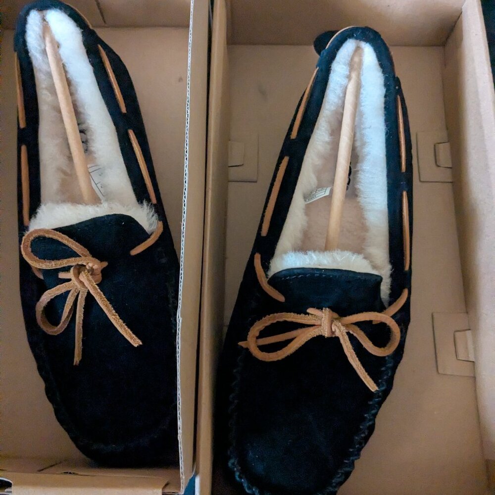 Ugg W Dakota black-size 8